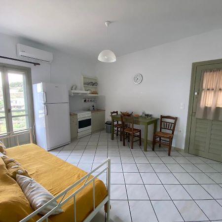 Amnia Apartment Agios Romanos Bagian luar foto