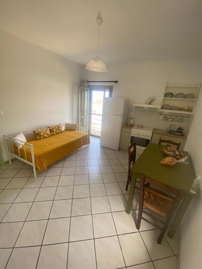 Amnia Apartment Agios Romanos Bagian luar foto