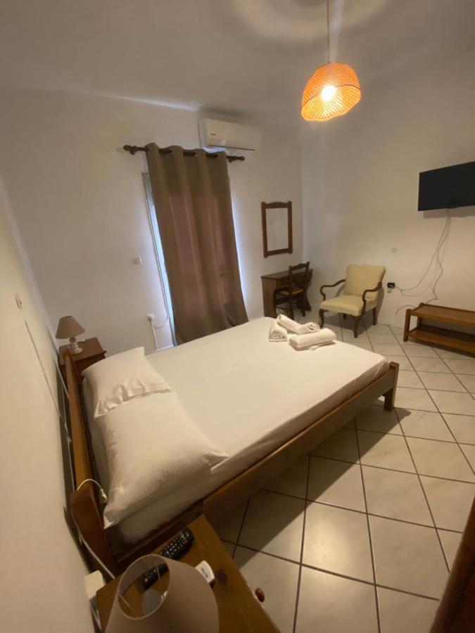 Amnia Apartment Agios Romanos Bagian luar foto